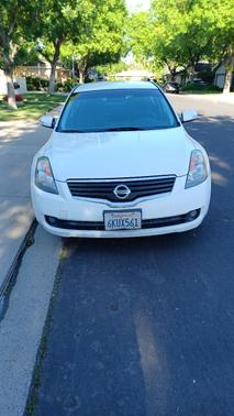 White 2009 Nissan Altima Hybrid Base