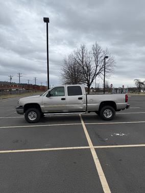 2004 Chevrolet Silverado 2500 LS H/D Crew Cab