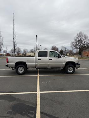 2004 Chevrolet Silverado 2500 LS H/D Crew Cab