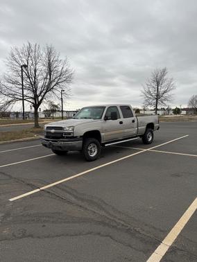 2004 Chevrolet Silverado 2500 LS H/D Crew Cab