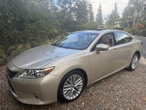 Gold 2014 Lexus ES 350 Base