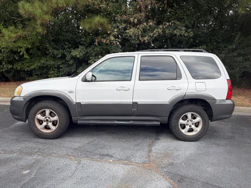 White 2005 Mazda Tribute s
