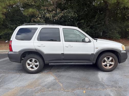 White 2005 Mazda Tribute s