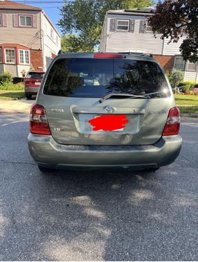Green 2005 Toyota Highlander Limited