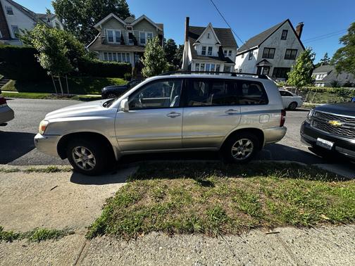 Gray 2005 Toyota Highlander Limited