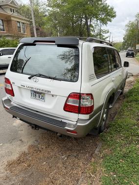 White 2000 Toyota Land Cruiser Base