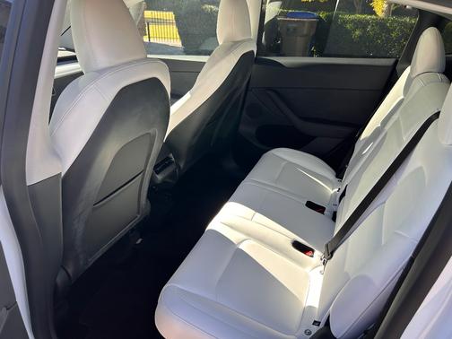 2025 Tesla Model Y Long Range AWD