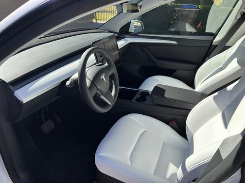 2025 Tesla Model Y Long Range AWD