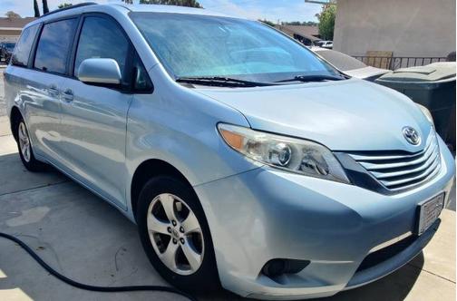 2015 Toyota Sienna LE