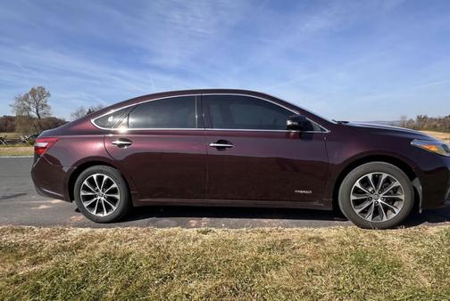 2018 Toyota Avalon Hybrid Limited