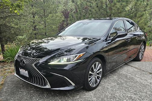 2020 Lexus ES 300h Base