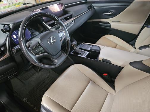 2020 Lexus ES 300h Base