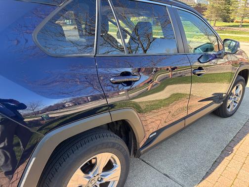 2023 Toyota RAV4 Hybrid XLE