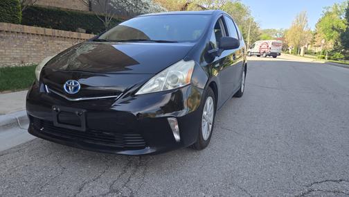 2013 Toyota Prius v Two