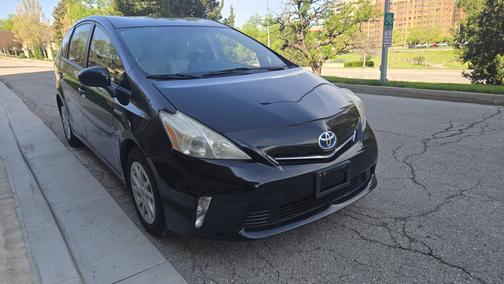 2013 Toyota Prius v Two
