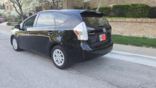 2013 Toyota Prius v Two