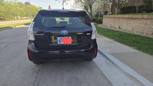 2013 Toyota Prius v Two