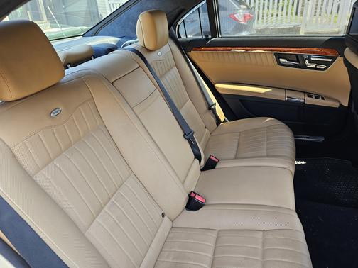 2010 Mercedes-Benz S-Class S 550