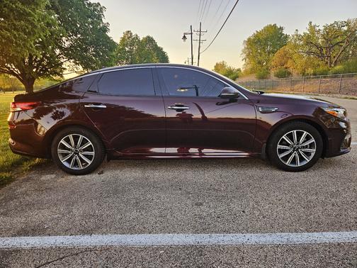 Red 2019 Kia Optima EX