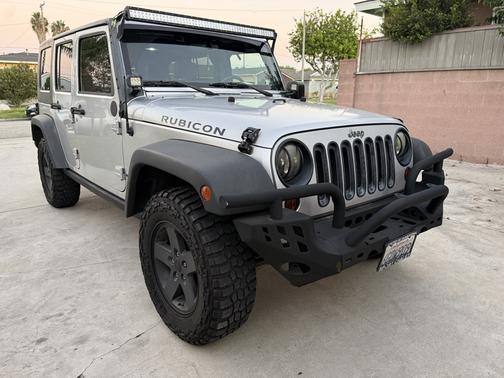 Silver 2009 Jeep Wrangler Unlimited Rubicon