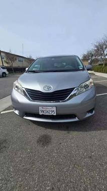 2013 Toyota Sienna LE