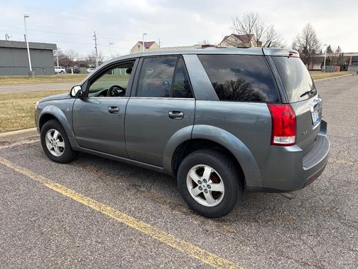 Gray 2007 Saturn Vue Base