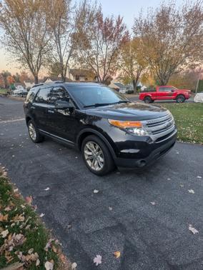 Black 2013 Ford Explorer XLT