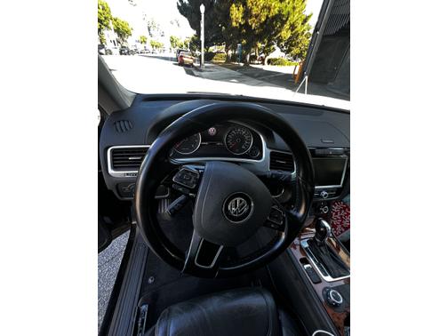 2012 Volkswagen Touareg VR6 Lux