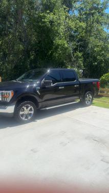 Black 2022 Ford F-150 XLT