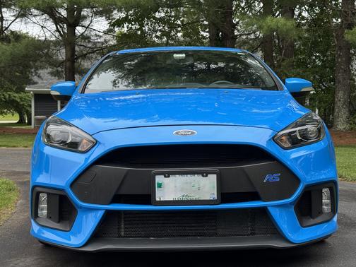 Blue 2017 Ford Focus RS Base