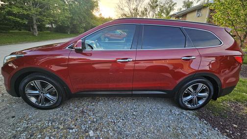 Red 2016 Hyundai SANTA FE Limited