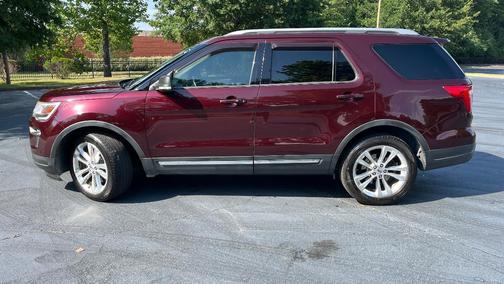 Red 2019 Ford Explorer XLT