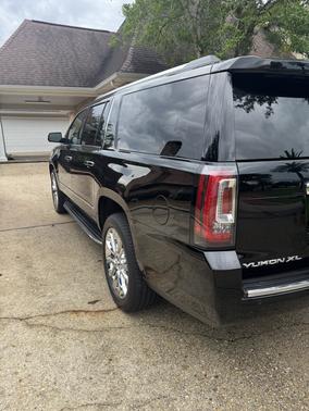 Black 2020 GMC Yukon XL Denali