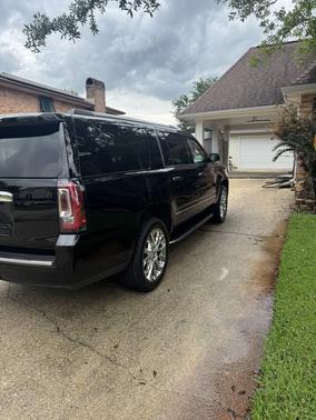 Black 2020 GMC Yukon XL Denali