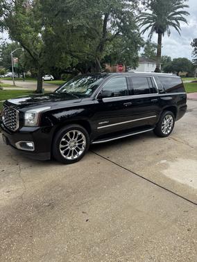 Black 2020 GMC Yukon XL Denali