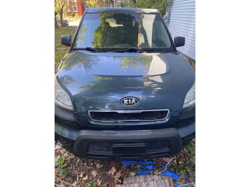 2010 Kia Soul +