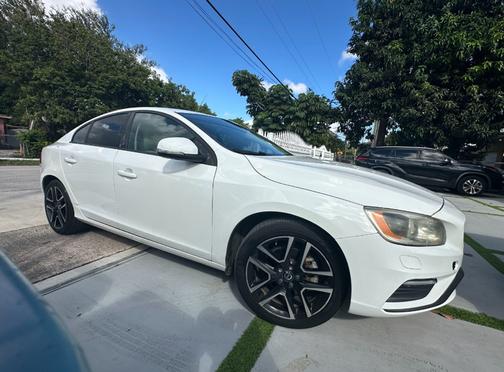 2017 Volvo S60 T5 Dynamic