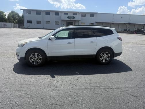 White 2015 Chevrolet Traverse 2LT