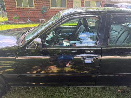 Black 2003 Mercury Marauder Base