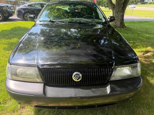 Black 2003 Mercury Marauder Base