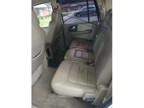 White 2004 Ford Expedition Eddie Bauer