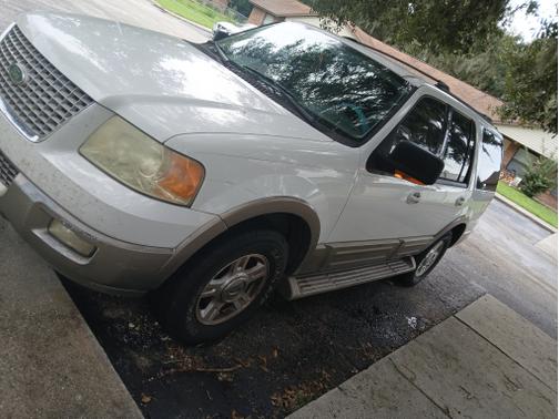 White 2004 Ford Expedition Eddie Bauer