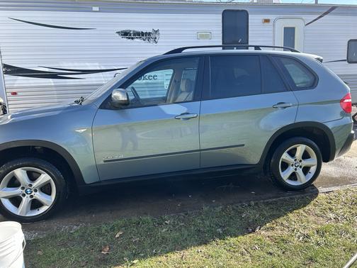 Green 2010 BMW X5 xDrive35d