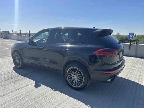2017 Porsche Cayenne Platinum Edition