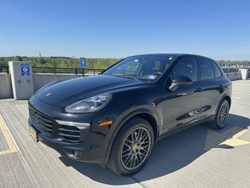 2017 Porsche Cayenne Platinum Edition