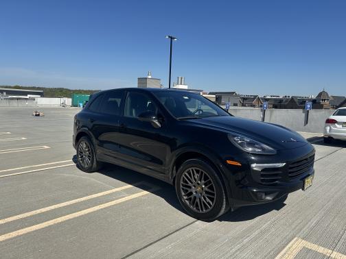 2017 Porsche Cayenne Platinum Edition
