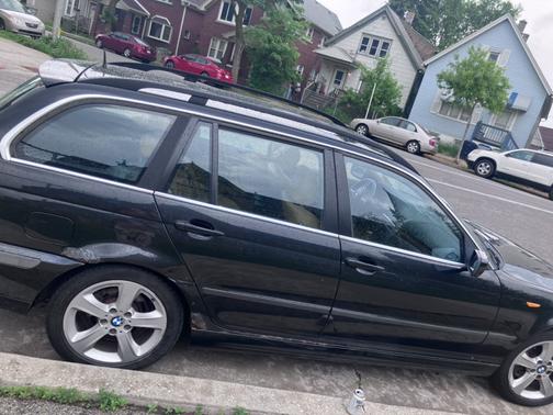 2005 BMW 325 xi Sport