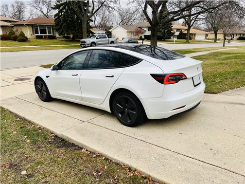 2023 Tesla Model 3 Base