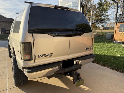 2005 Ford Excursion XLT