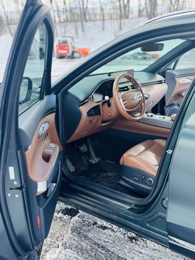 2022 Genesis GV70 2.5T